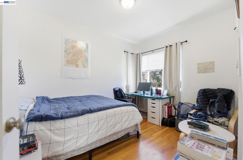 1682 Oxford St Property Photo 23