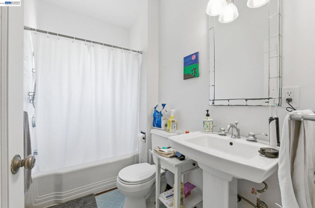 1682 Oxford St Property Photo 26
