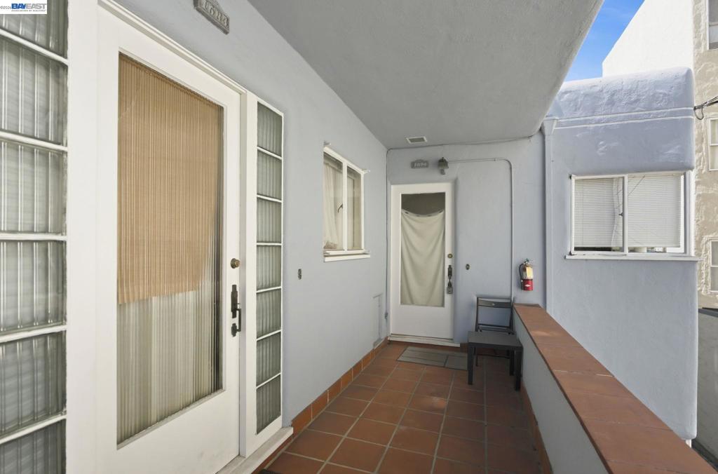 1682 Oxford St Property Photo 28