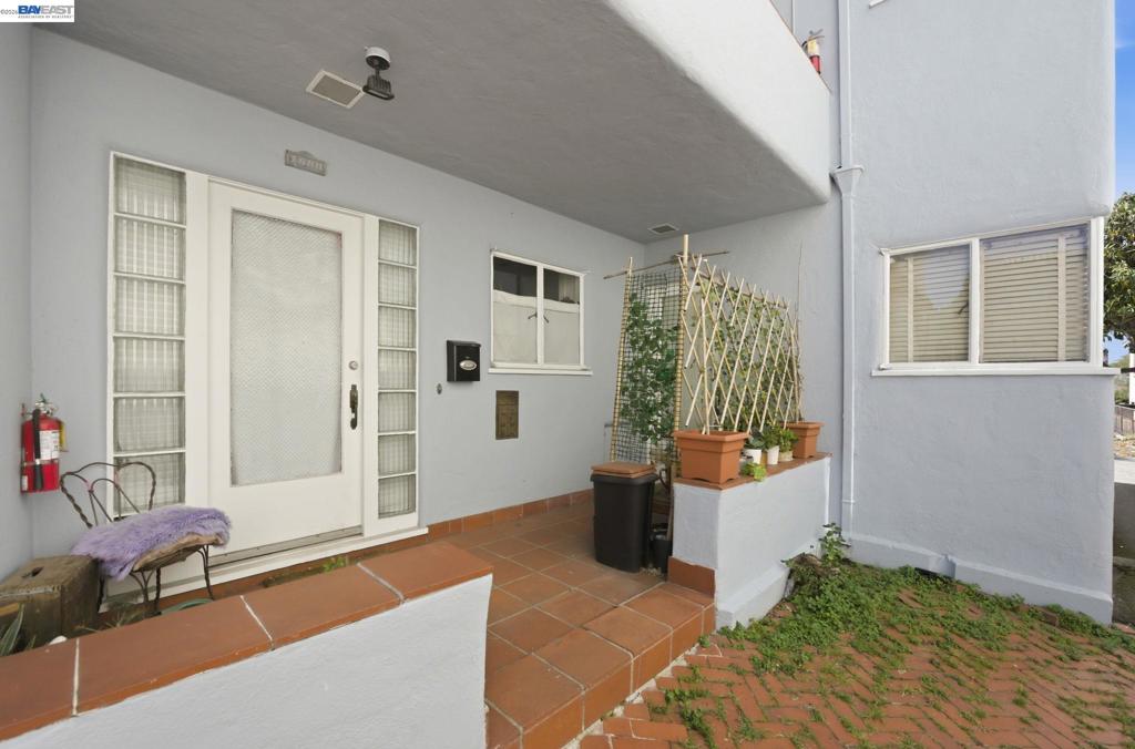 1682 Oxford St Property Photo 29
