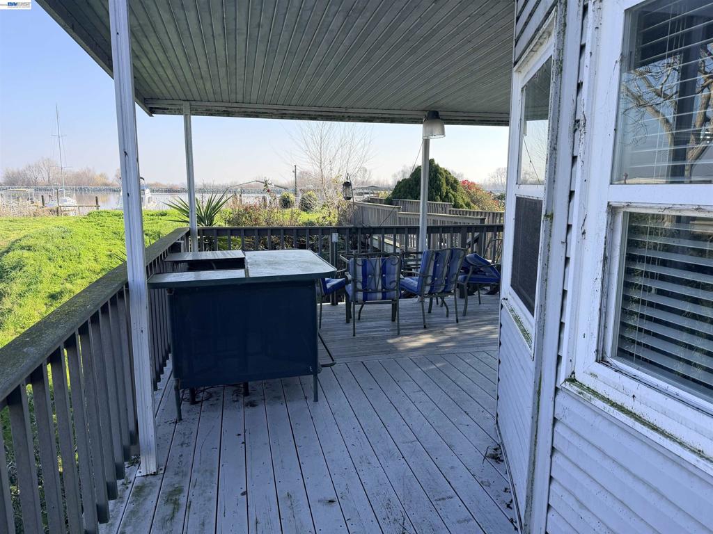 4526 Windsweep Rd Property Photo 2