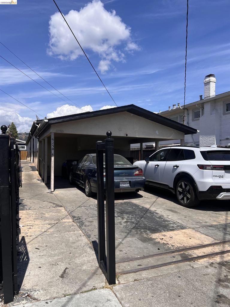 6230 Hayes St Property Photo 2