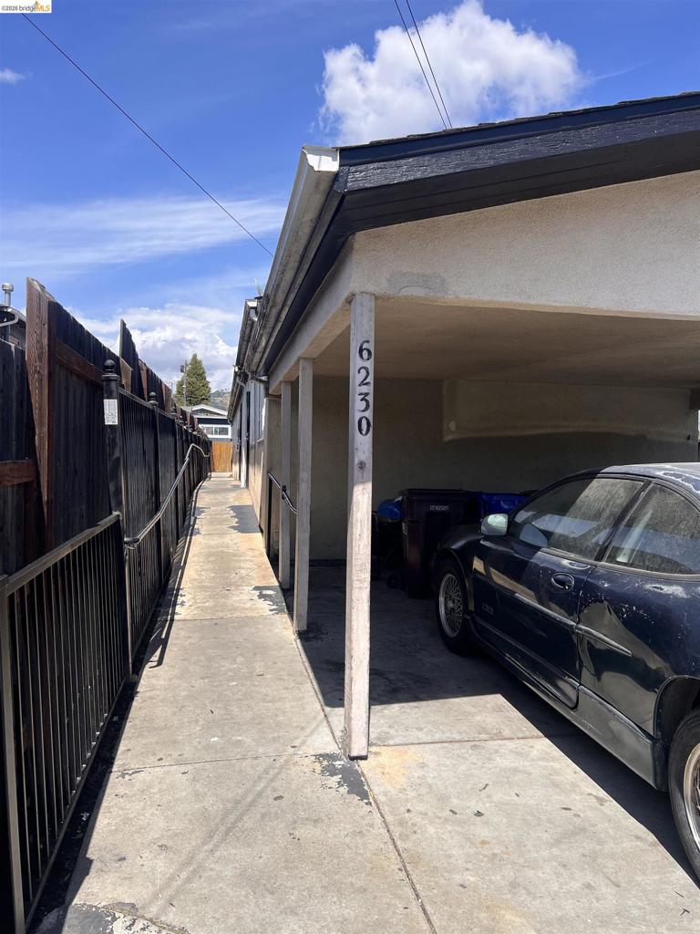 6230 Hayes St Property Photo 3