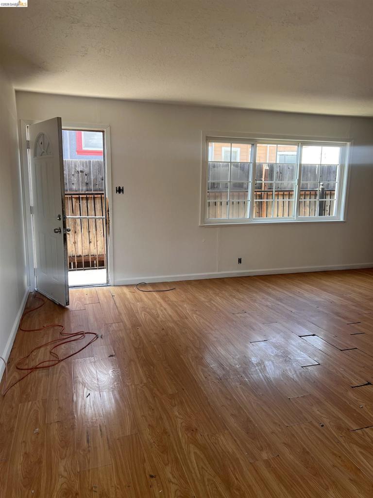 6230 Hayes St Property Photo 8