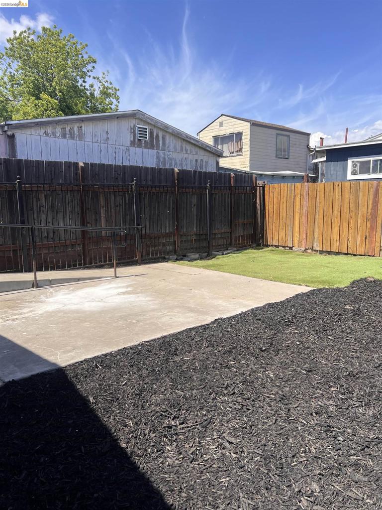 6230 Hayes St Property Photo 24