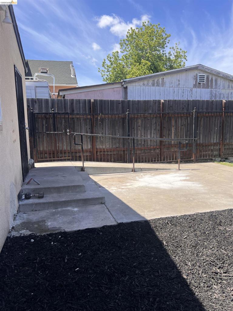 6230 Hayes St Property Photo 25
