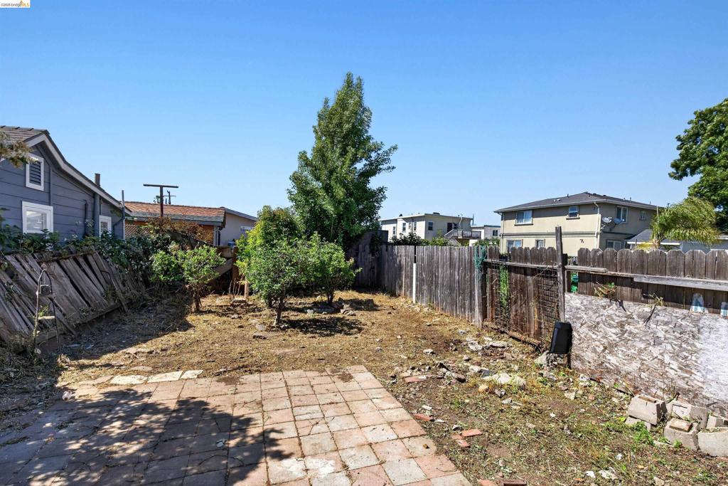 1217 82nd Ave Property Photo 6