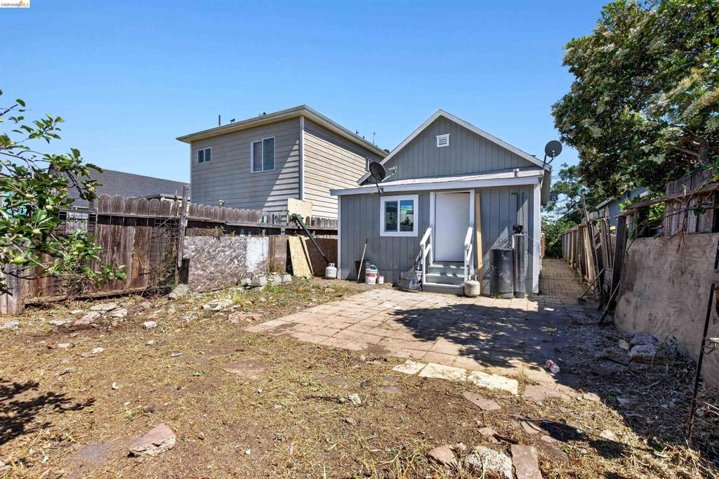1217 82nd Ave Property Photo 8