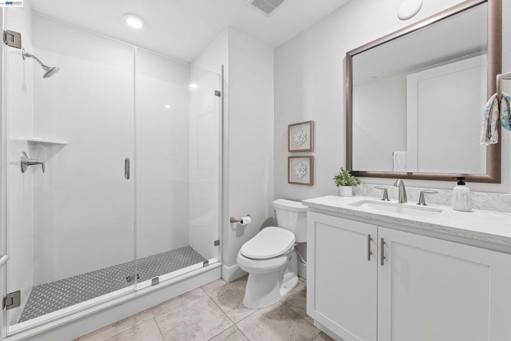 1045 Spiedini Ter Property Photo 37
