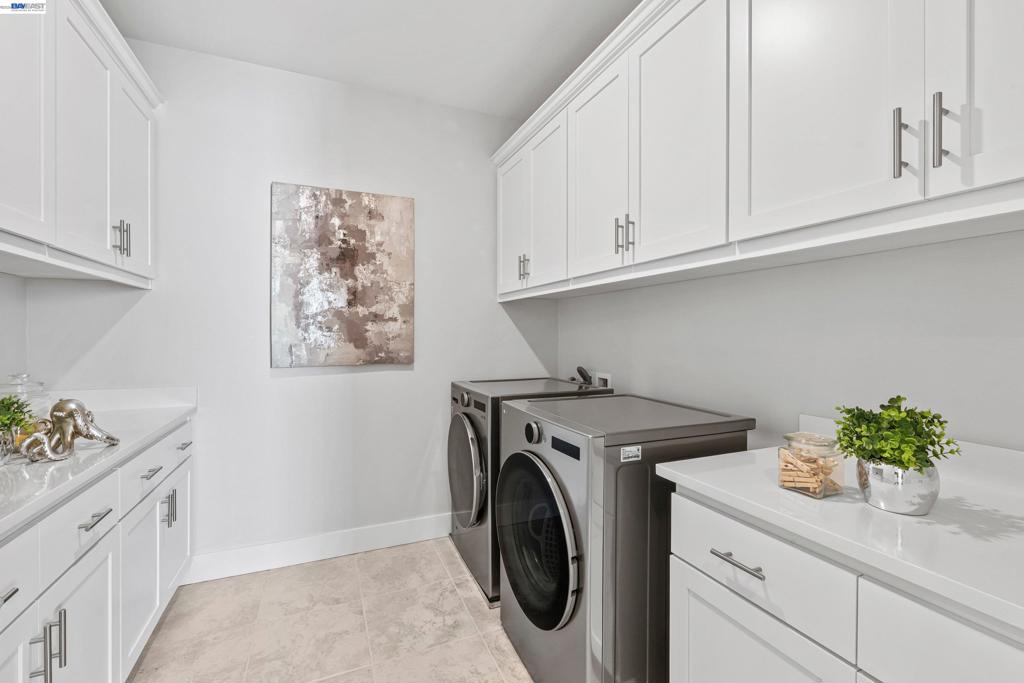 1045 Spiedini Ter Property Photo 39