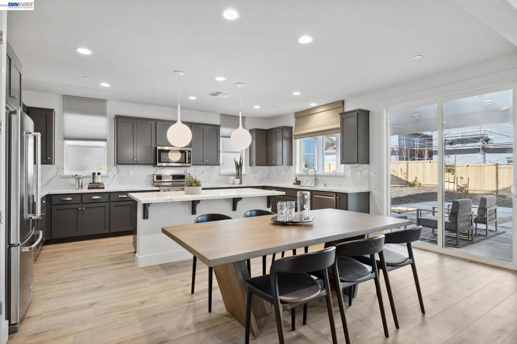 1512 Millennium Way Property Photo 11