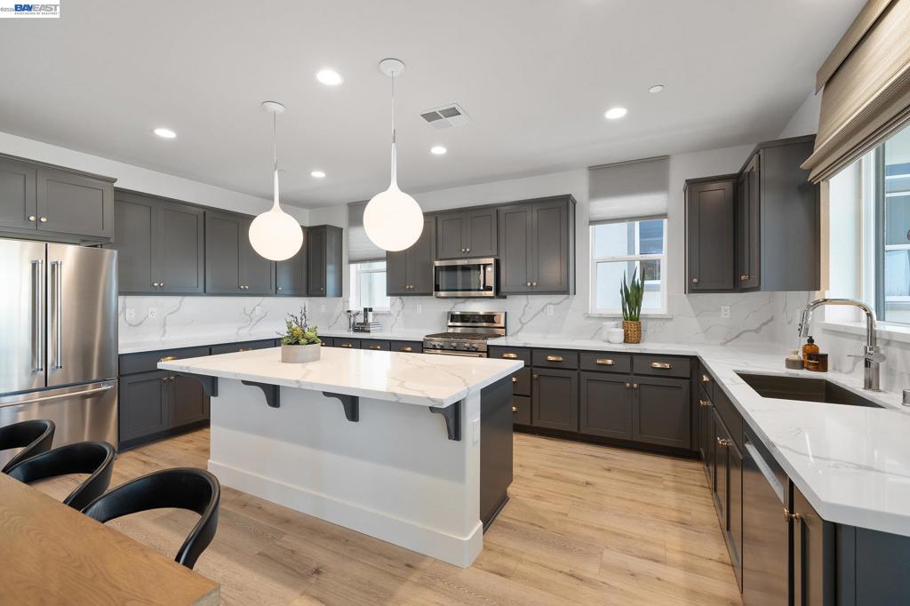 1512 Millennium Way Property Photo 15