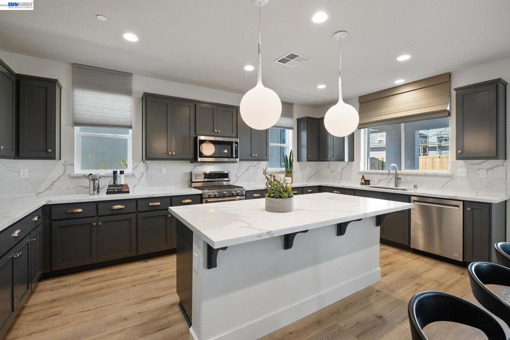 1512 Millennium Way Property Photo 16
