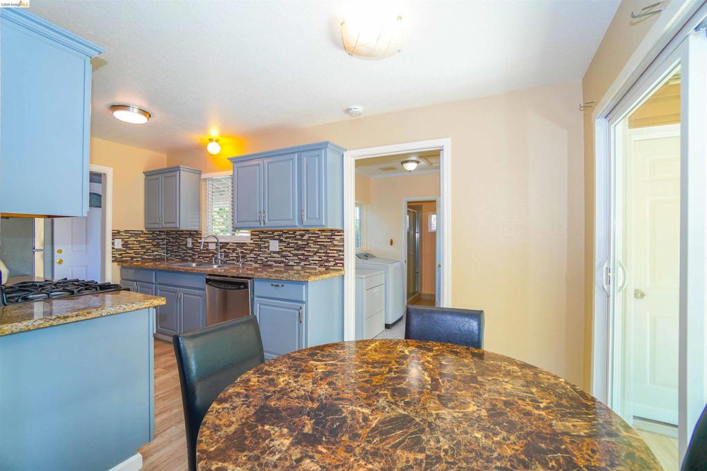 614 Chester Dr Property Photo 2