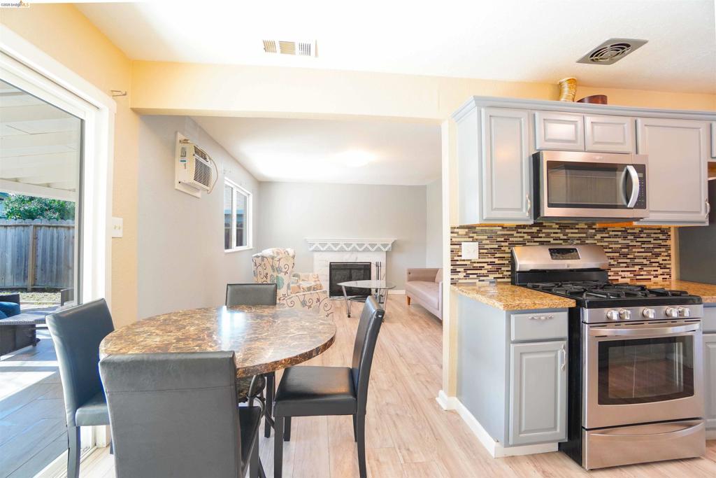 614 Chester Dr Property Photo 4