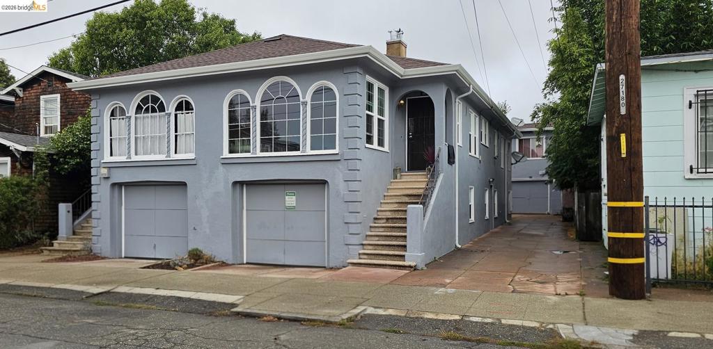 662 45th St Property Photo 1