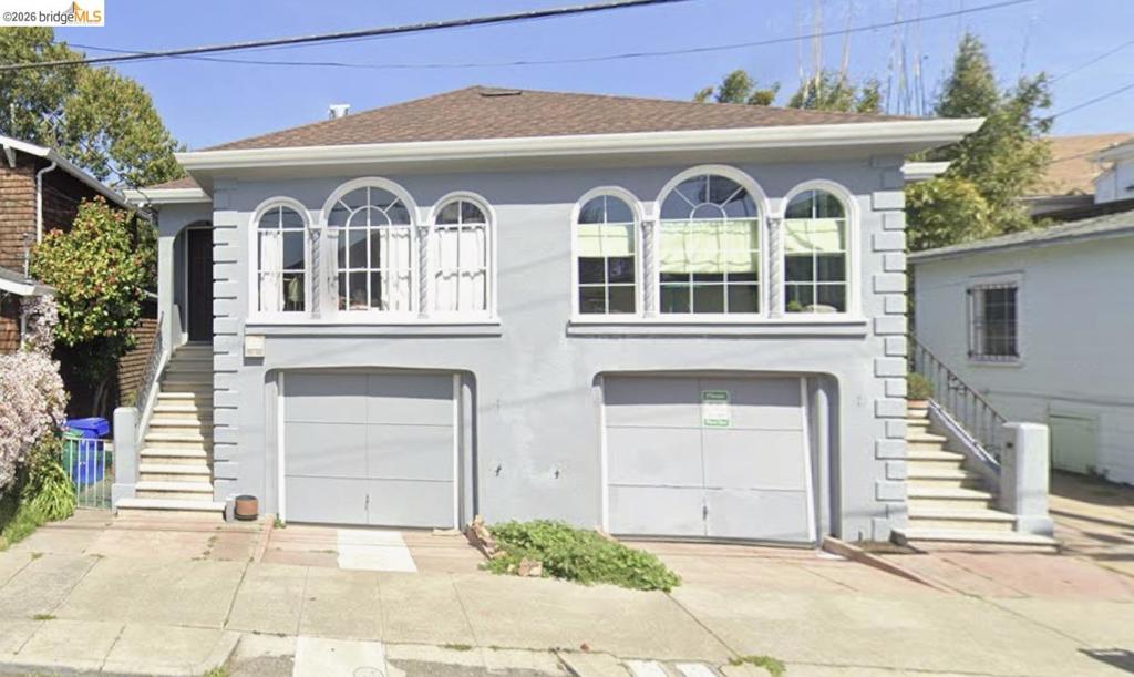 662 45th St Property Photo 1