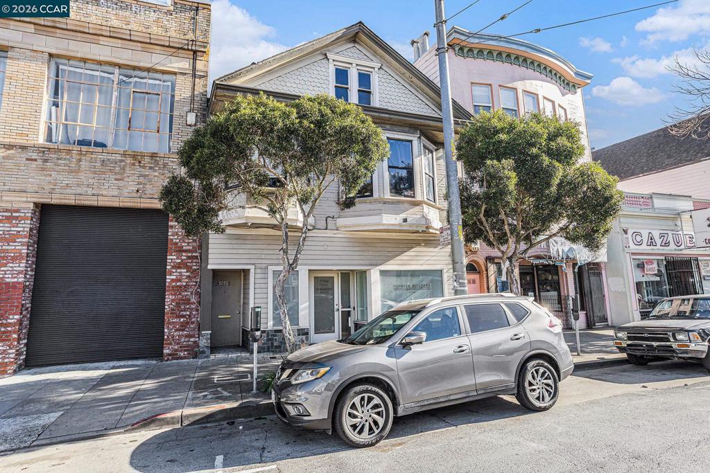 3755 3759 Mission St Property Photo 4