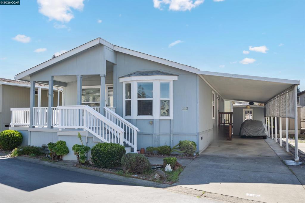 3263 Vineyard Ave. Property Photo 1