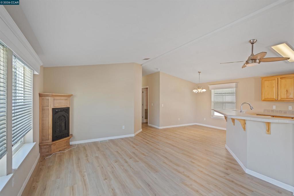 3263 Vineyard Ave. Property Photo 8