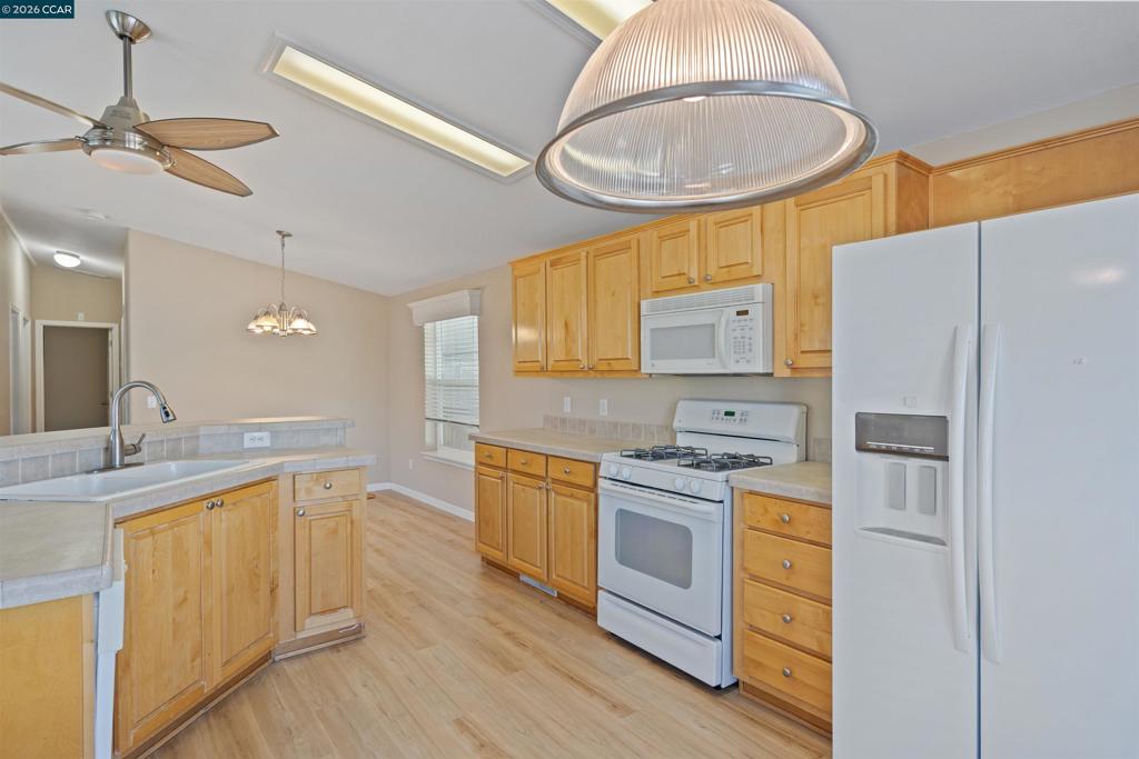 3263 Vineyard Ave. Property Photo 14