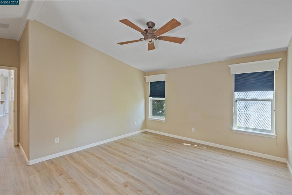 3263 Vineyard Ave. Property Photo 17
