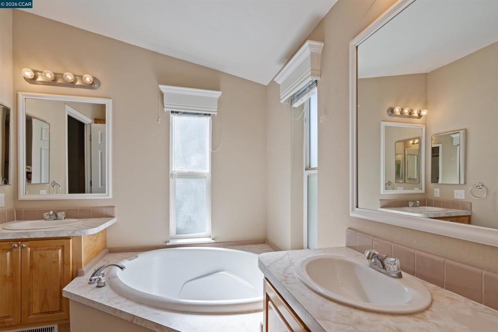 3263 Vineyard Ave. Property Photo 24