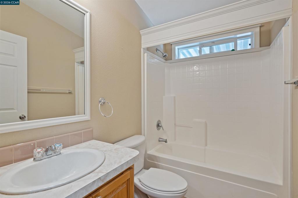3263 Vineyard Ave. Property Photo 25