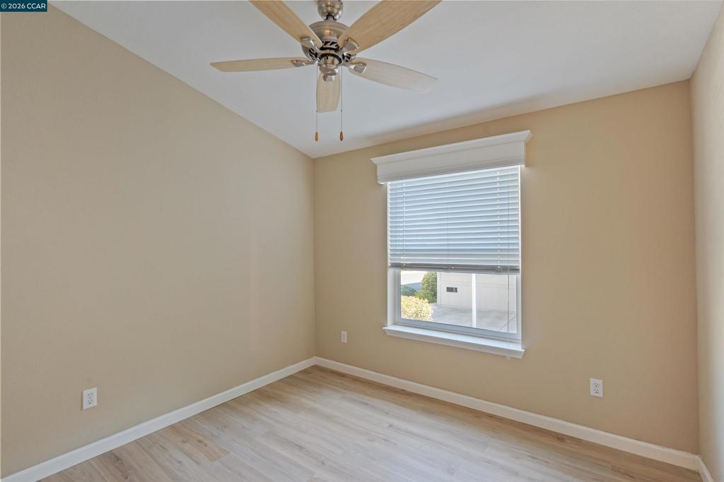 3263 Vineyard Ave. Property Photo 29