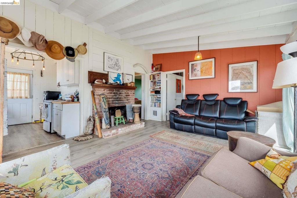 4 Beach Ave Property Photo 7