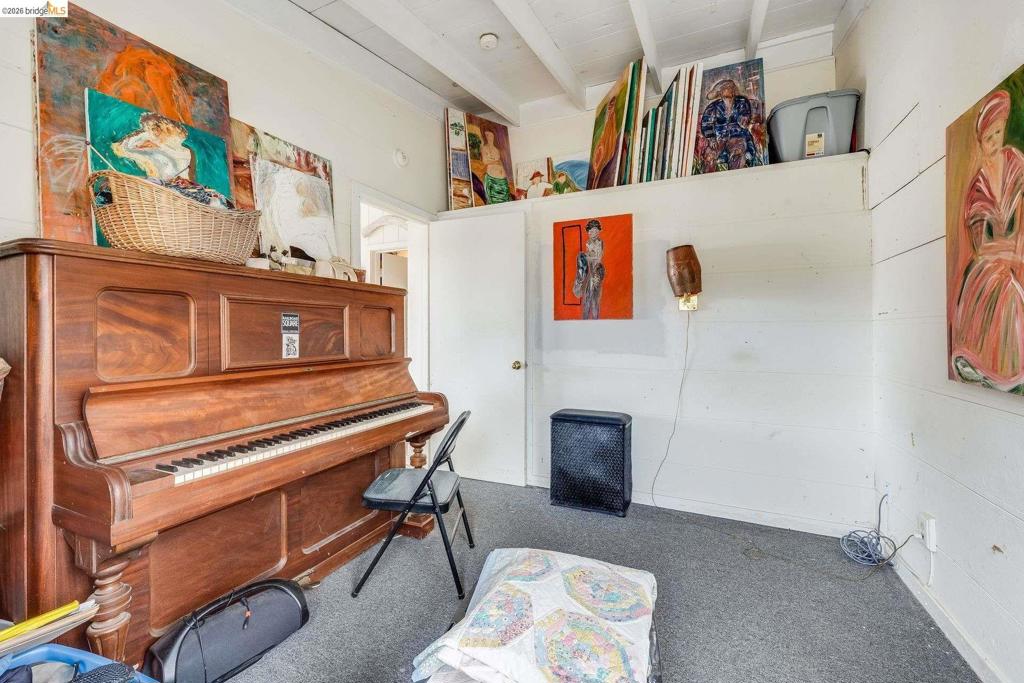4 Beach Ave Property Photo 11