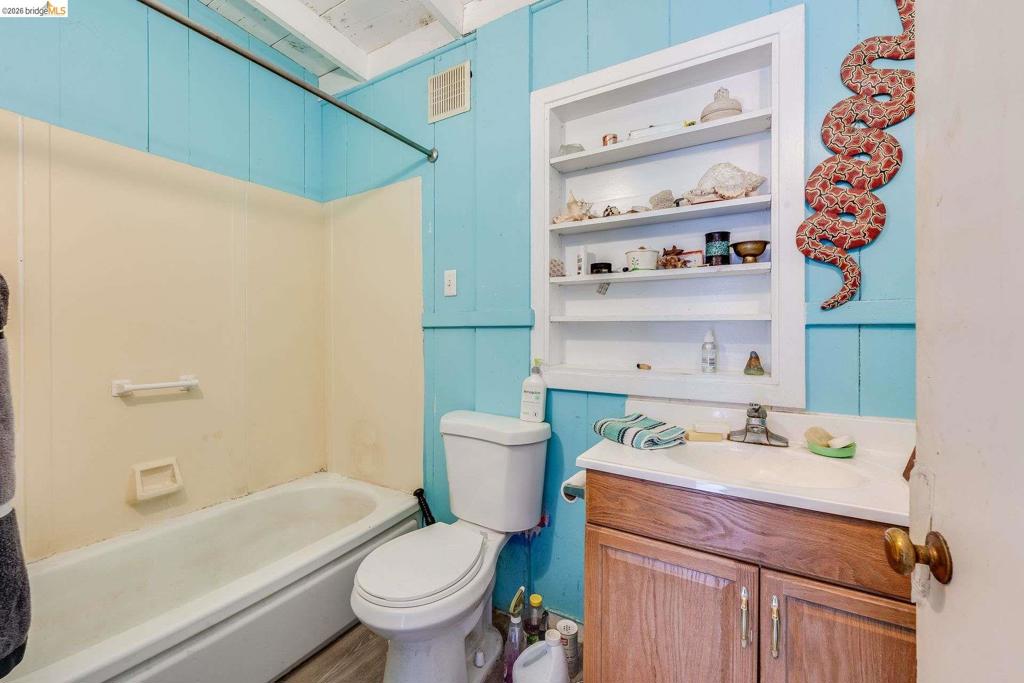 4 Beach Ave Property Photo 12