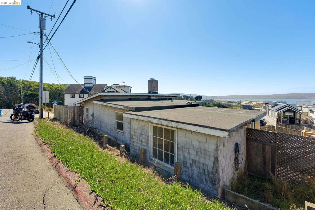 4 Beach Ave Property Photo 25