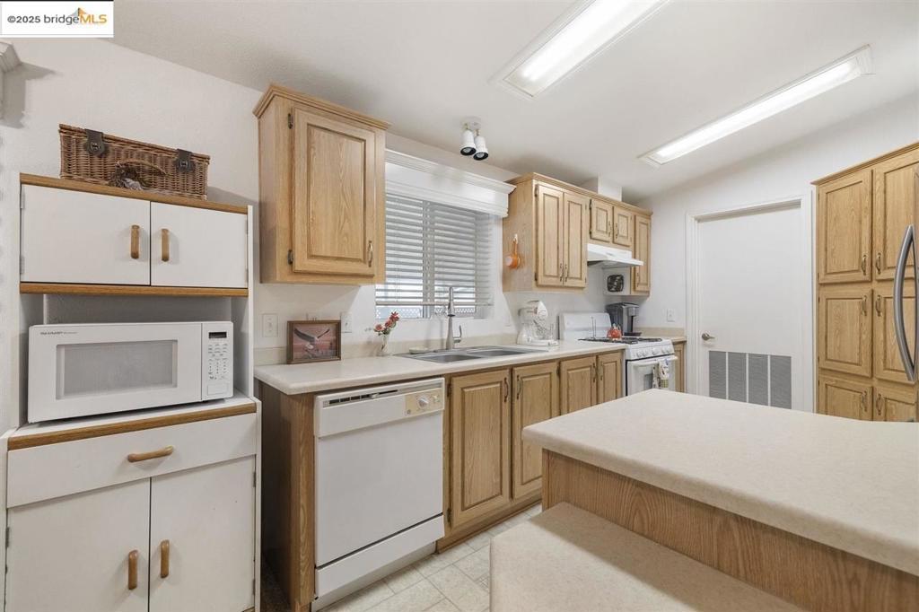 18717 Mill Villa Property Photo 7