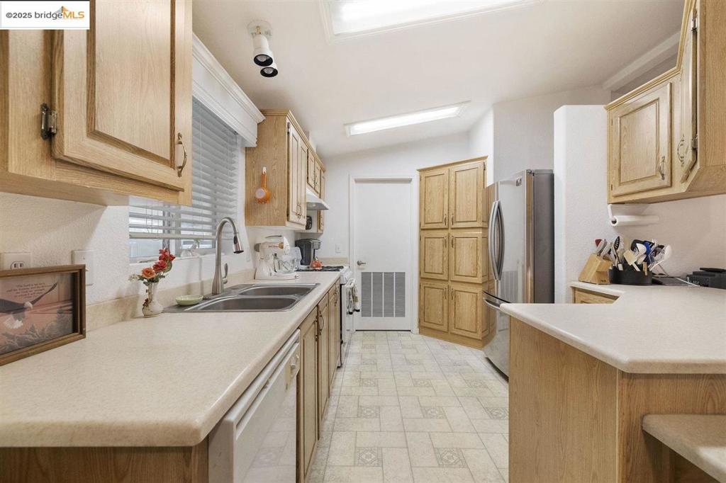 18717 Mill Villa Property Photo 8