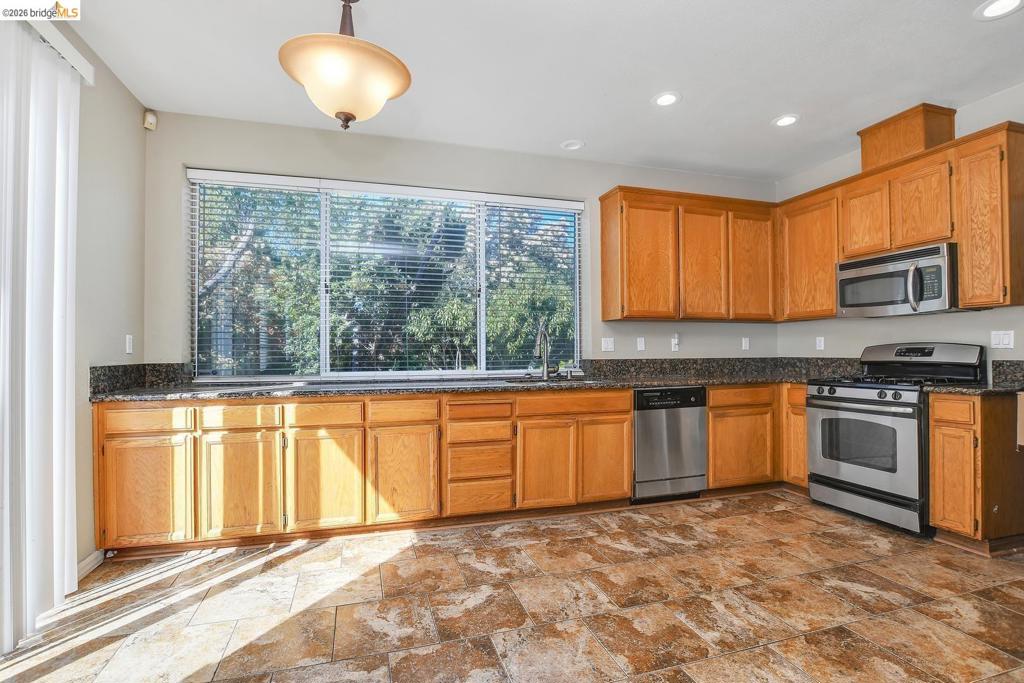 2451 Carpinteria Dr Property Photo 4