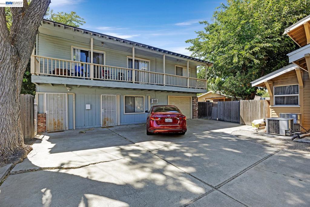 1241 Parker Ave Property Photo 4
