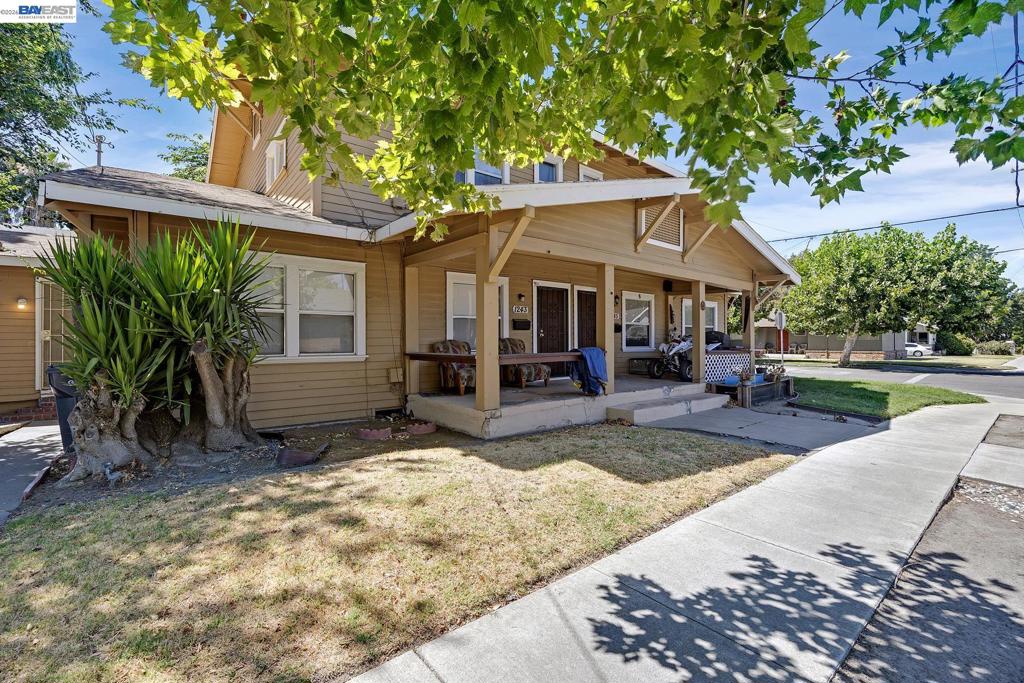 1243 Parker Ave Property Photo 3