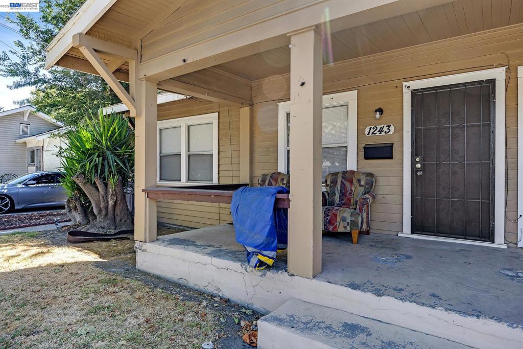 1243 Parker Ave Property Photo 4