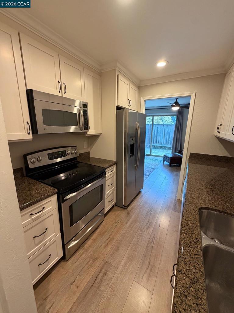 1827 Holland Dr Property Photo 10