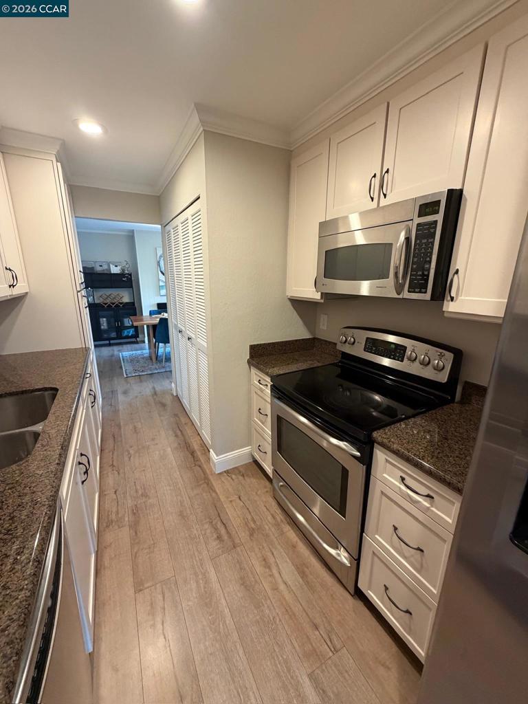 1827 Holland Dr Property Photo 11