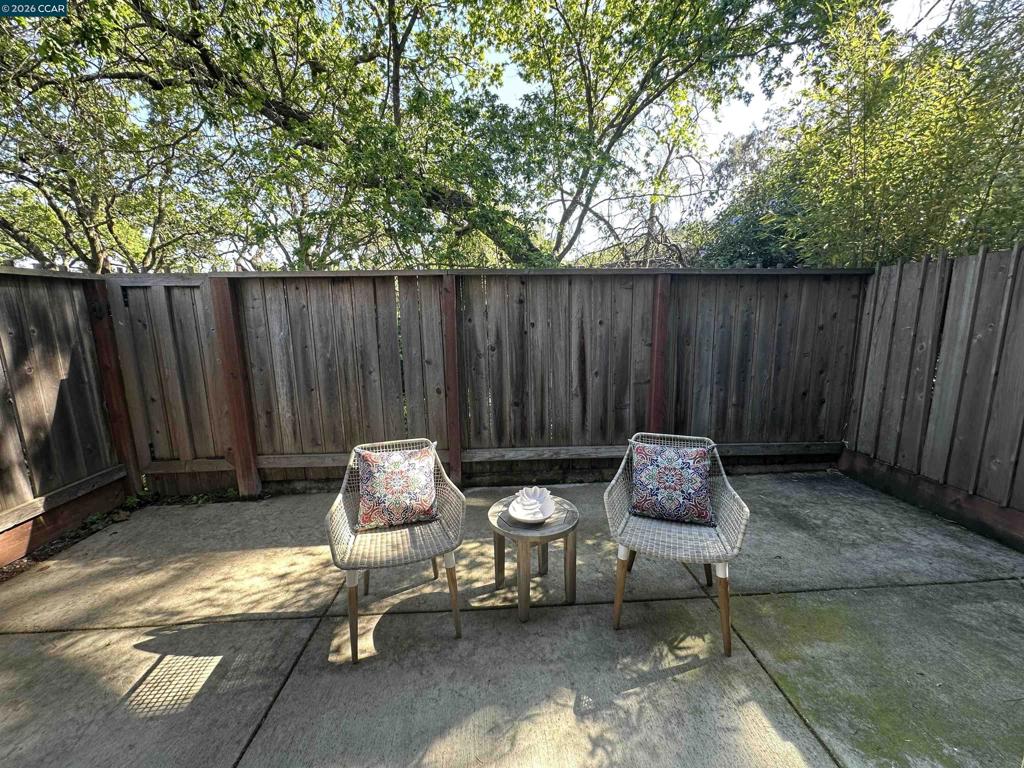1827 Holland Dr Property Photo 34