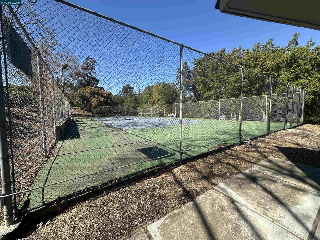 1827 Holland Dr Property Photo 37