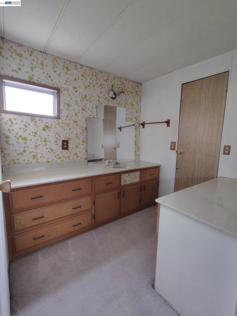 3231 Vineyard Ave Property Photo 3