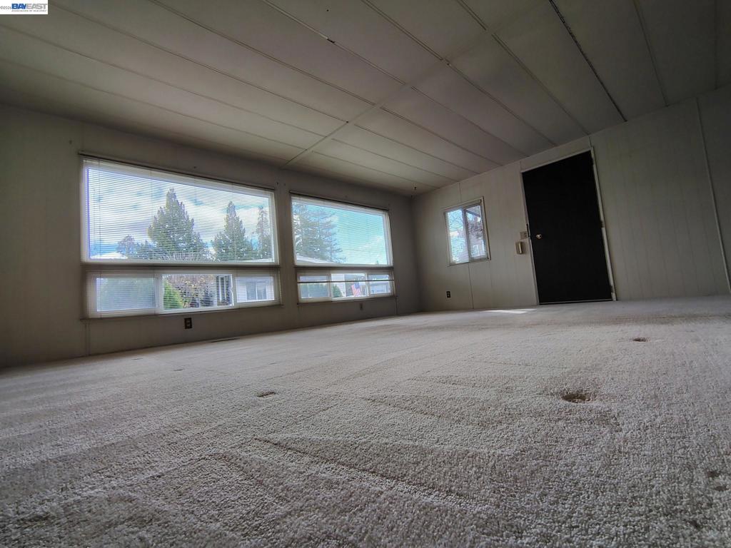 3231 Vineyard Ave Property Photo 5