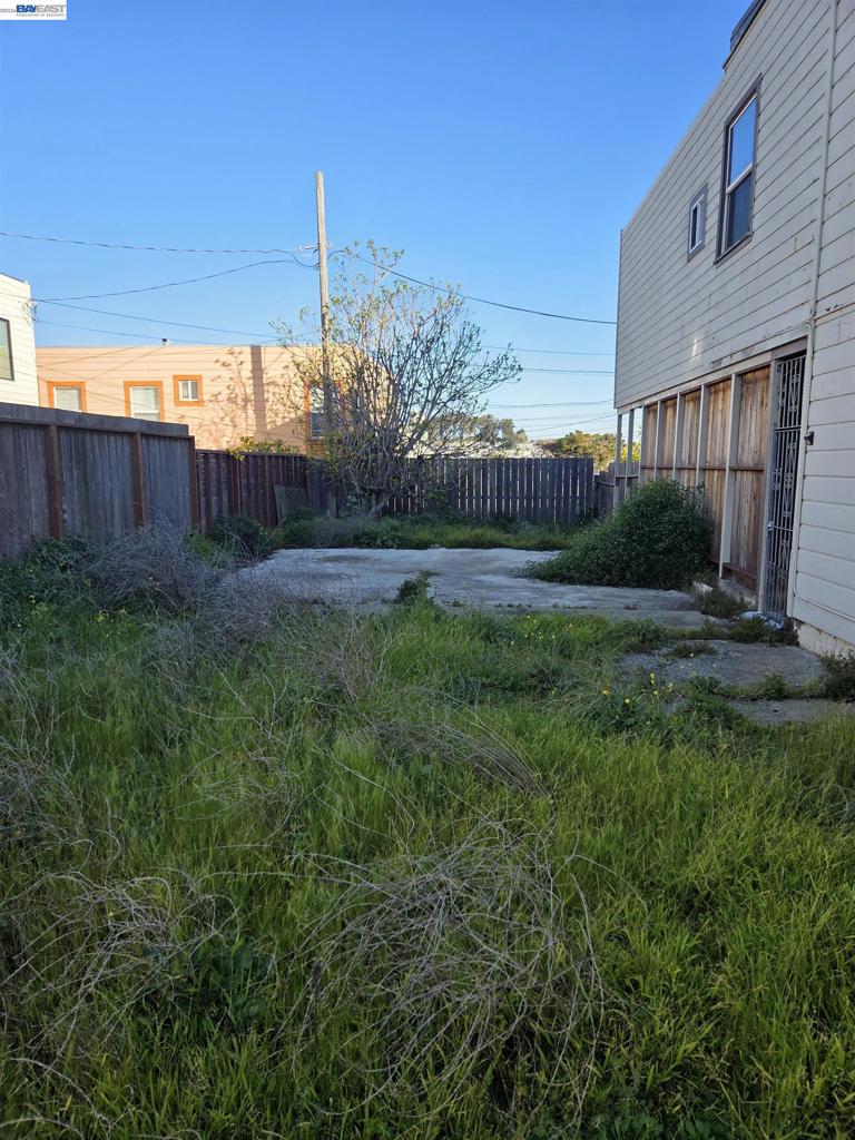 1029 Silver Ave Property Photo 3