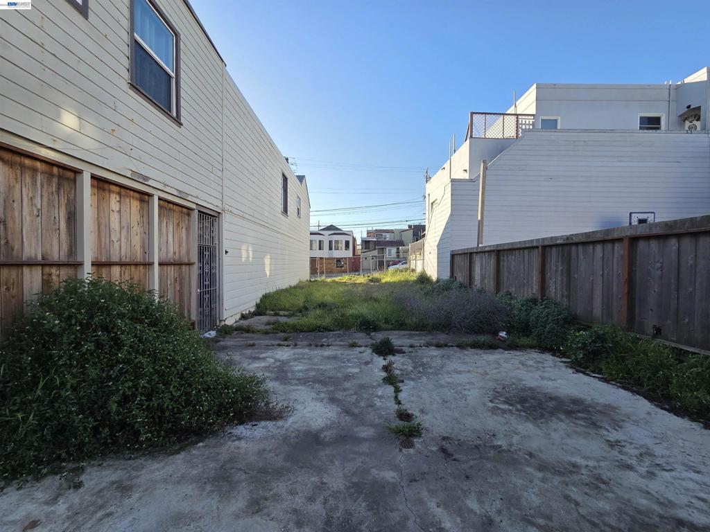 1029 Silver Ave Property Photo 4