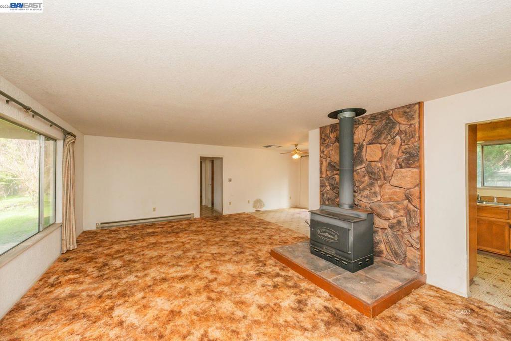 376 Mountain View Dr. Property Photo 4