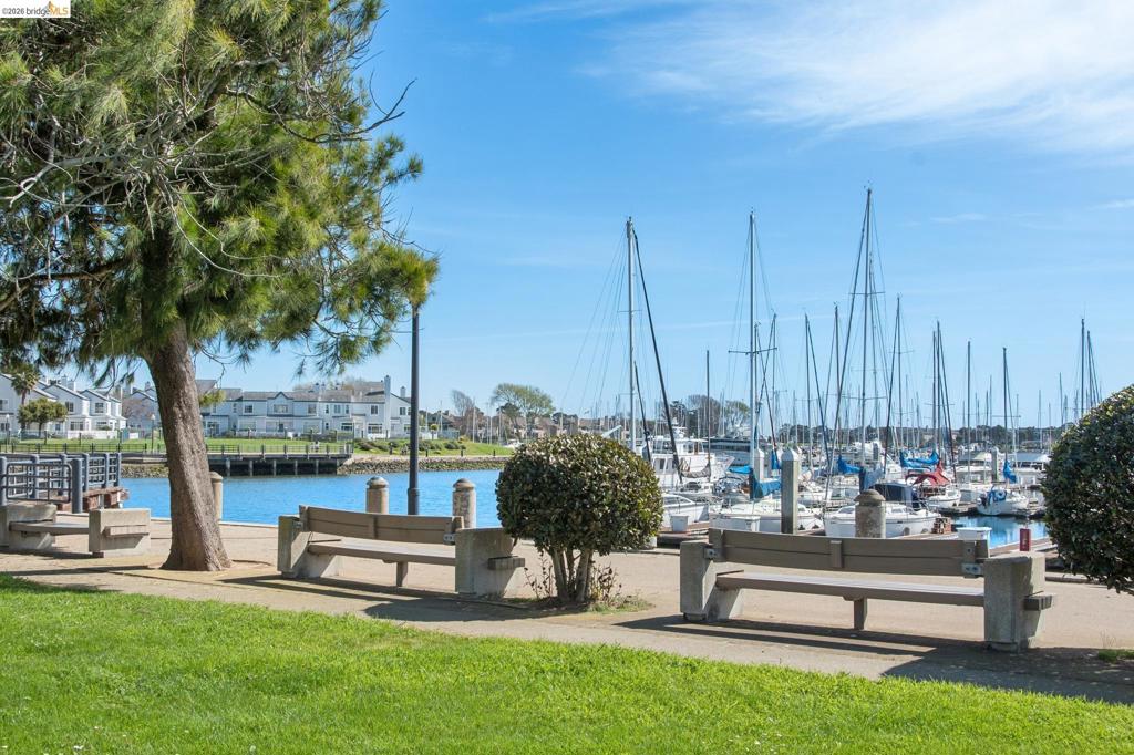 1203 Melville Sq 216