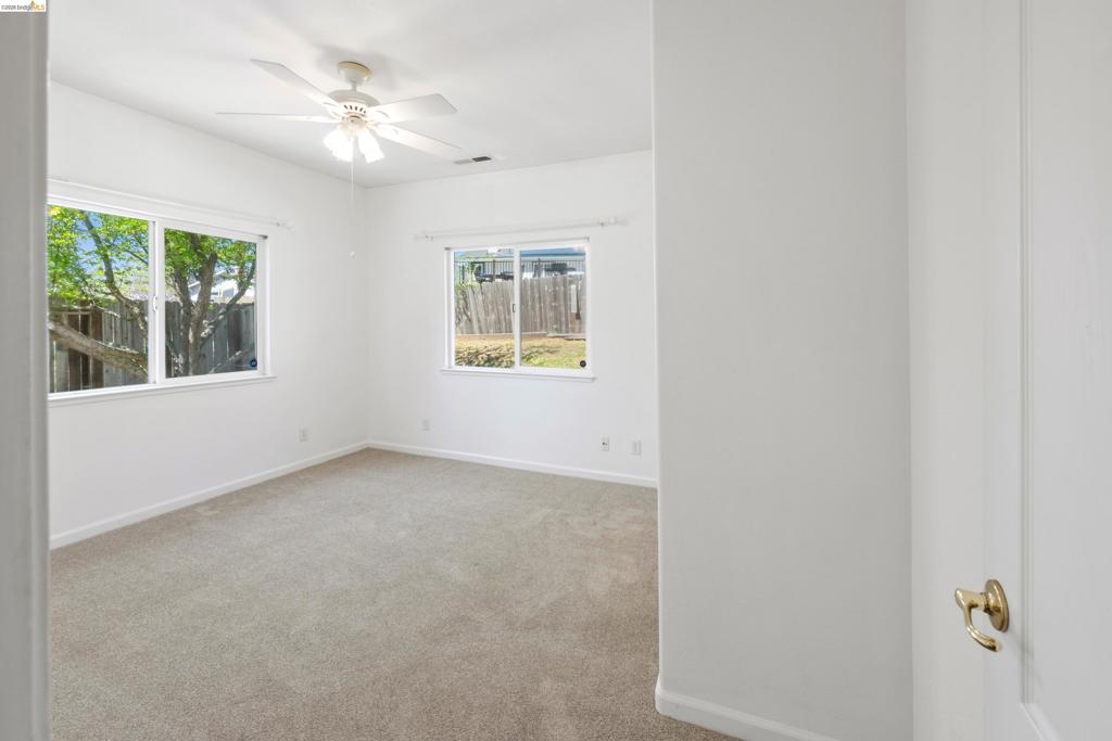17800 Rolling Oaks Dr. Property Photo 26
